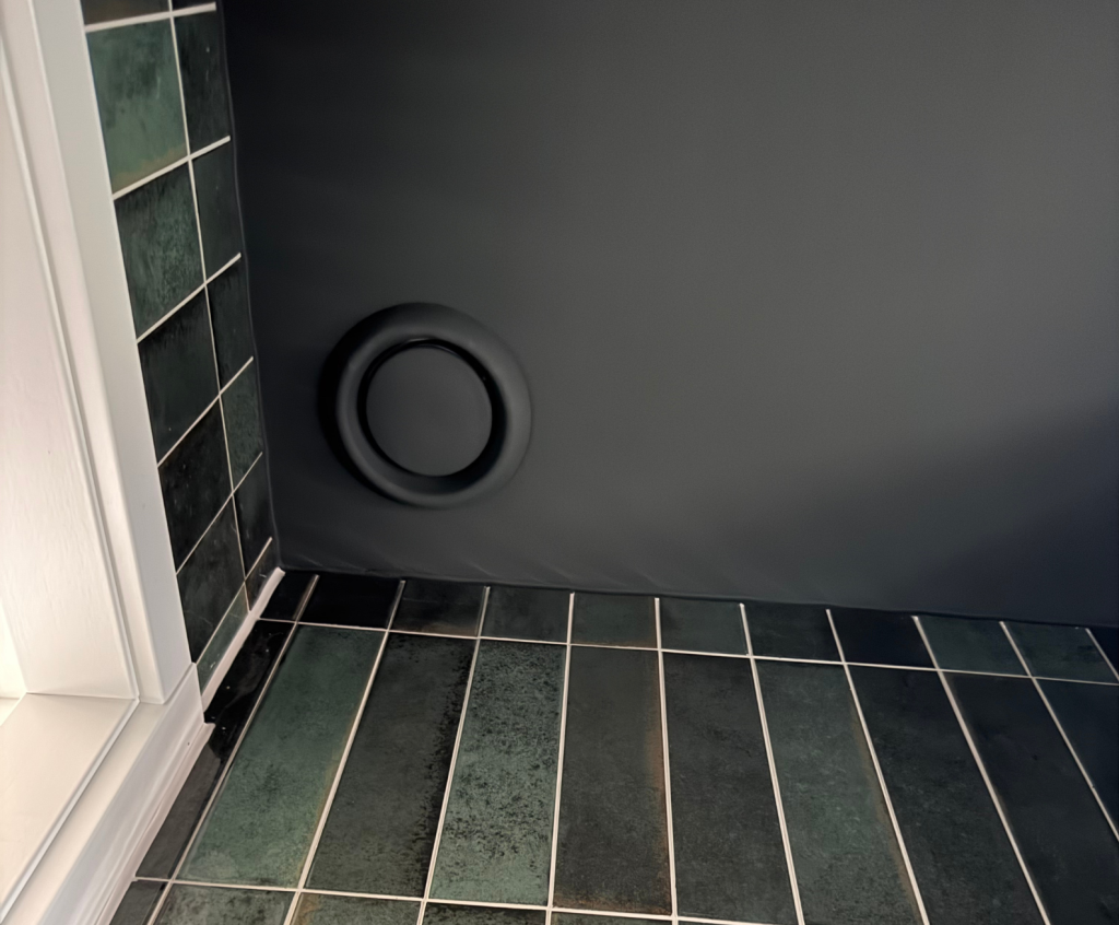 Plafond in een kleur inclusief luchtrooster